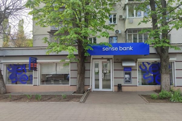 Комерційне приміщення (фасад) в центрі Чорноморська