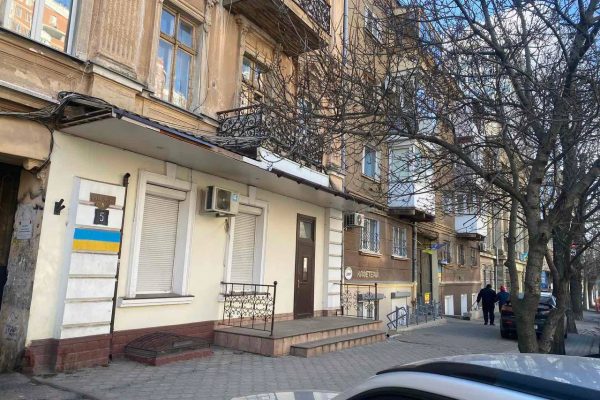 Продаж. Фасадне приміщення на вул. Б. Арнаутської