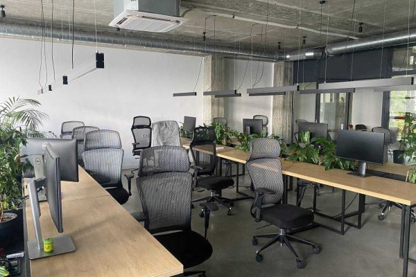 Renovated office building for rent on Pryvokzalna Street