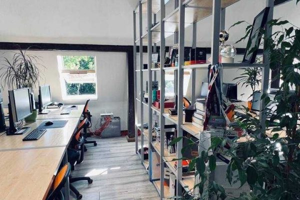 Office for rent with modern renovation on Kopernyka Street