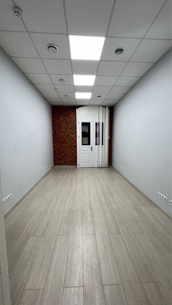 Rent an office on Lystopadovoho Chynu Street