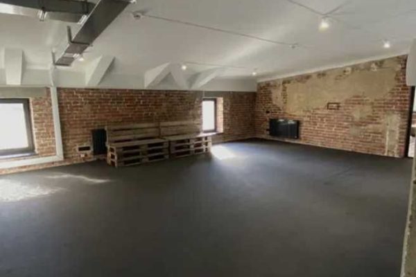 Rent a renovated office on Promyslova Street